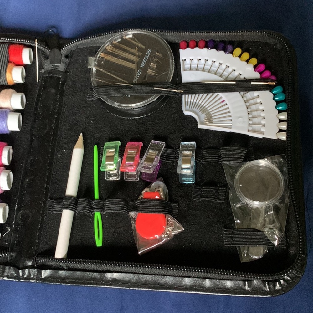 Sewing kit - Picture 2 of 6